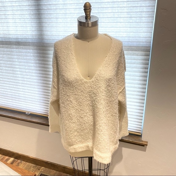 FREE PEOPLE Oversized V-Neck Knit Sweater Size M - Picture 1 of 7